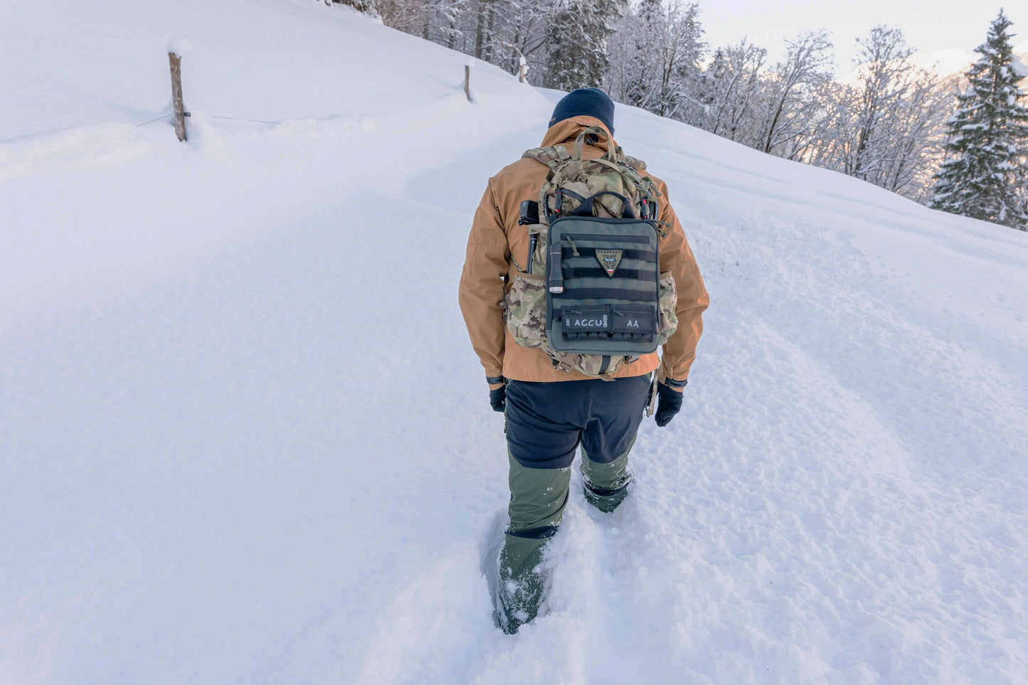 Adventure Bag for Starlink Mini. Protective case. No unpacking instant internet connection. Premium weatherproof materials. Handmade in Europe.